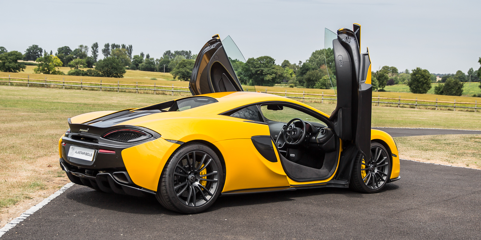 McLaren 570S Coupe Volcano Yellow - Alastair Bols