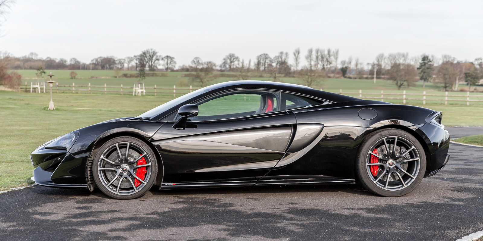 McLaren 570S - Fire Black - Alastair Bols