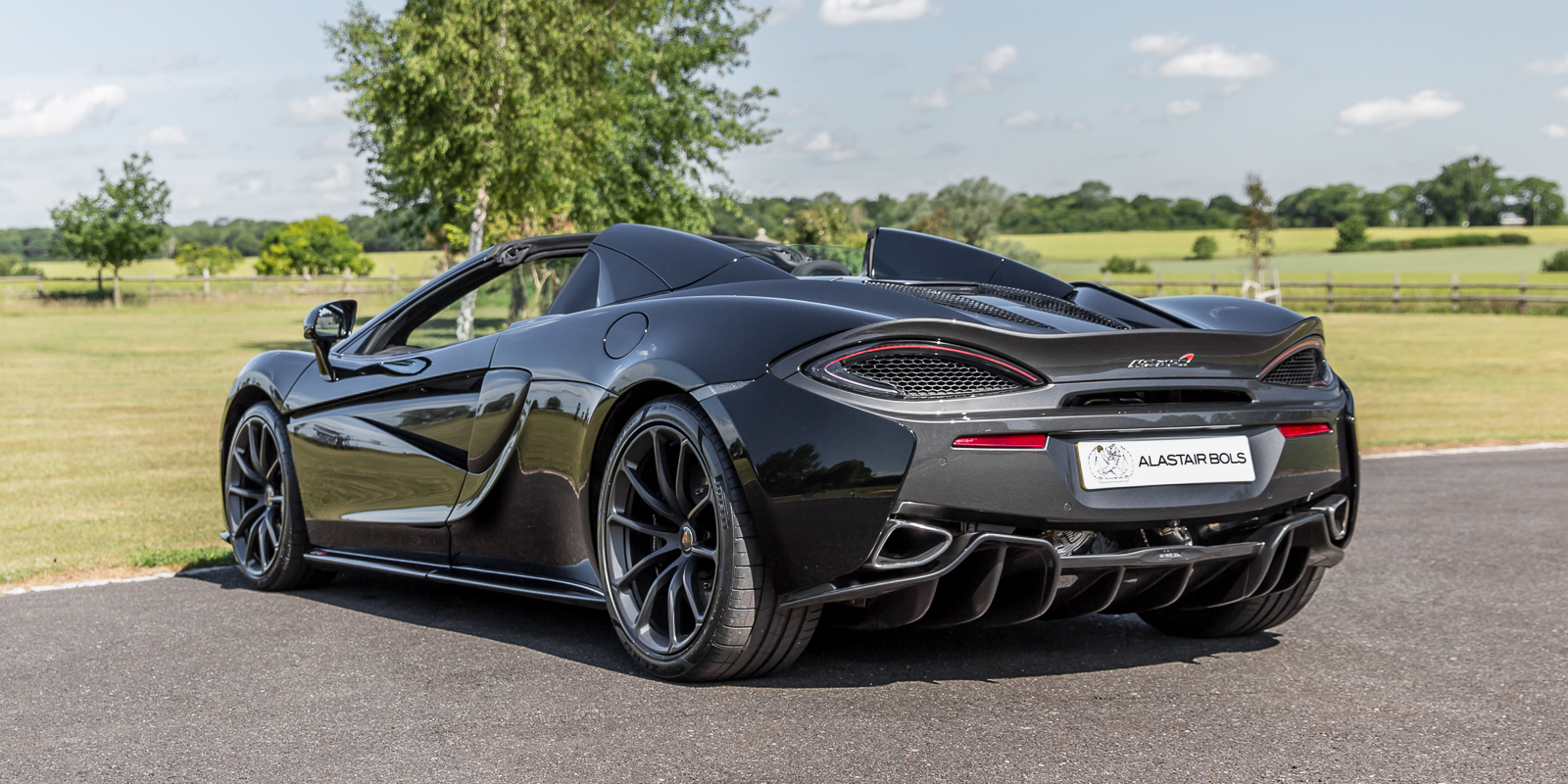 McLaren 570S Spider - ONYX BLACK - Alastair Bols
