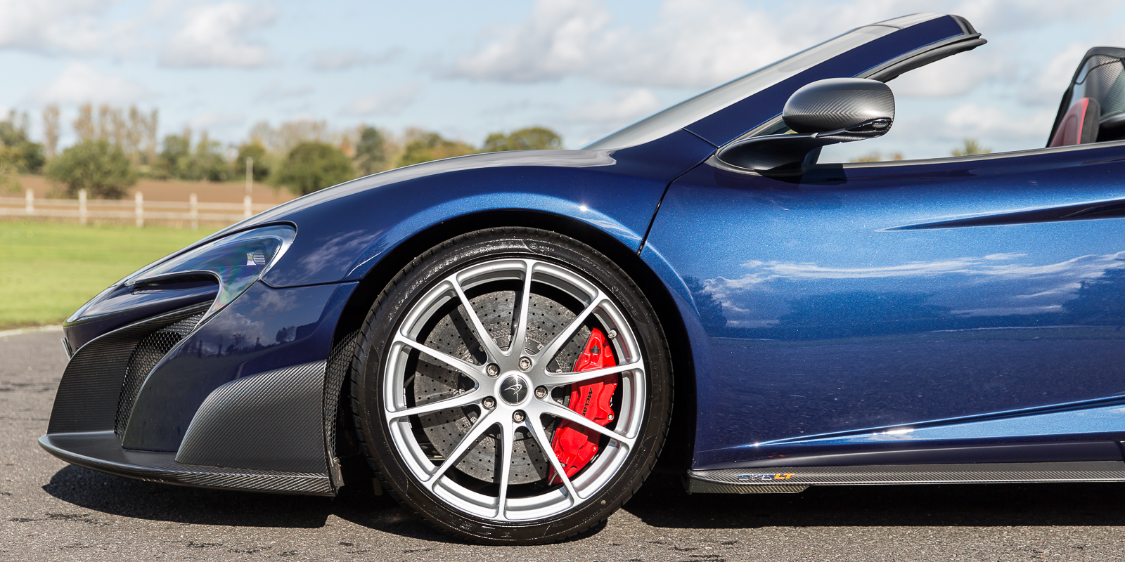 McLaren 675LT Spider - TDF BLUE - Alastair Bols