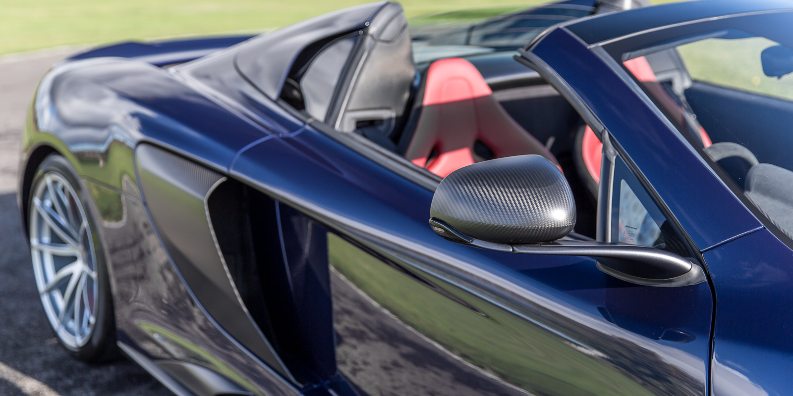 McLaren 675LT Spider - TDF BLUE - Alastair Bols